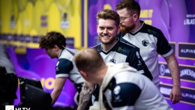 Natus Vincere动态：b1t枪法回归，成为队伍最稳定的破点利器。